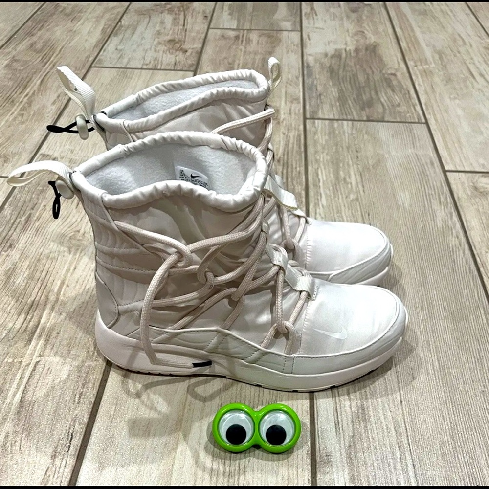 NEW NIKE winter boots for women’s